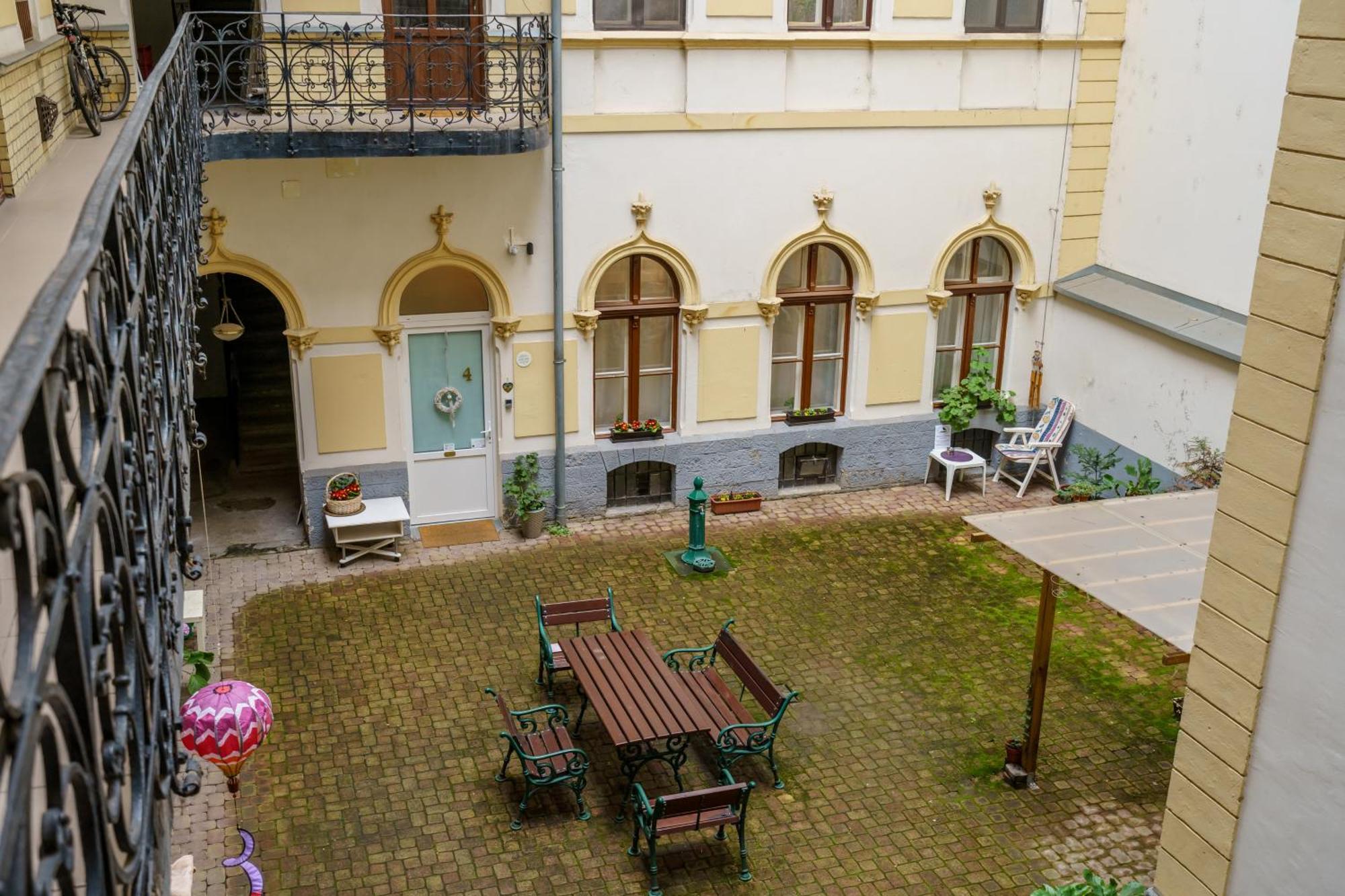 Barka In Downtown Buda Апартаменти