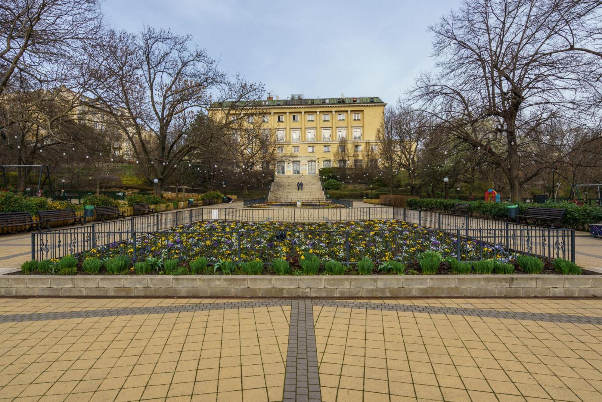 Апартаменти Barka In Downtown Buda *