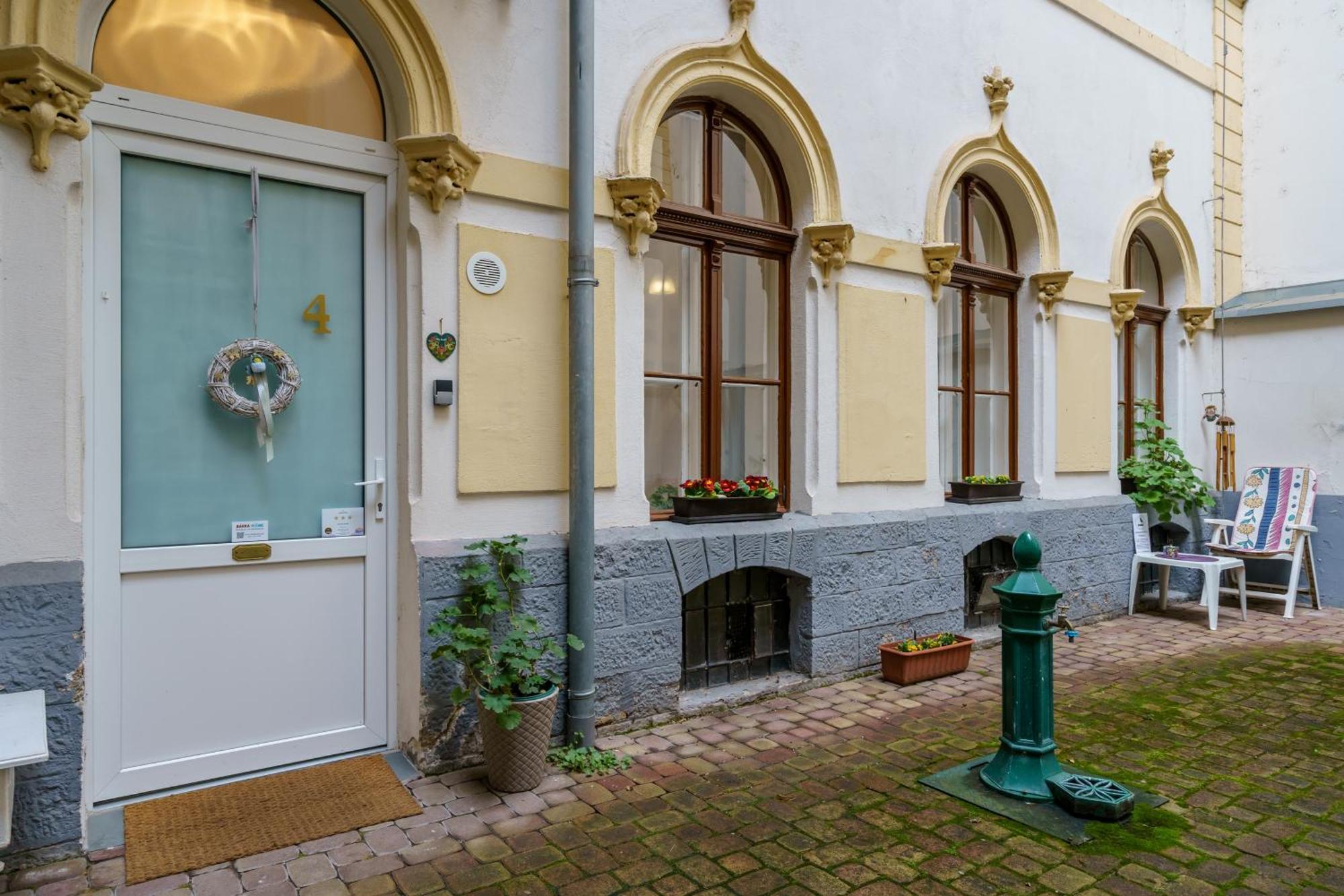 Barka In Downtown Buda Apartment *